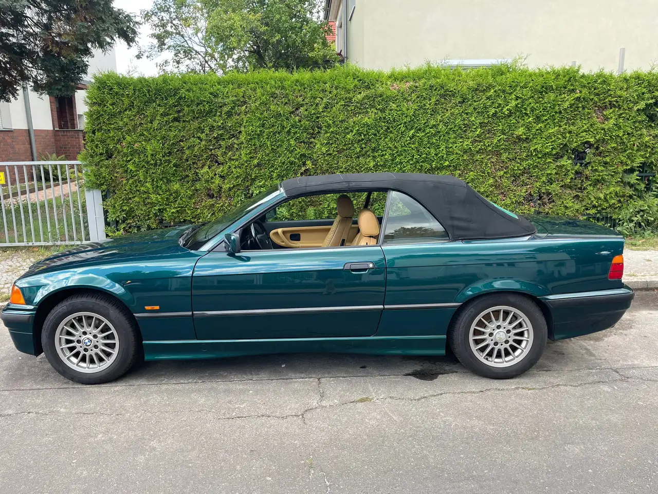 BMW 320i Sechszylinder Cabrio E36, foto 2