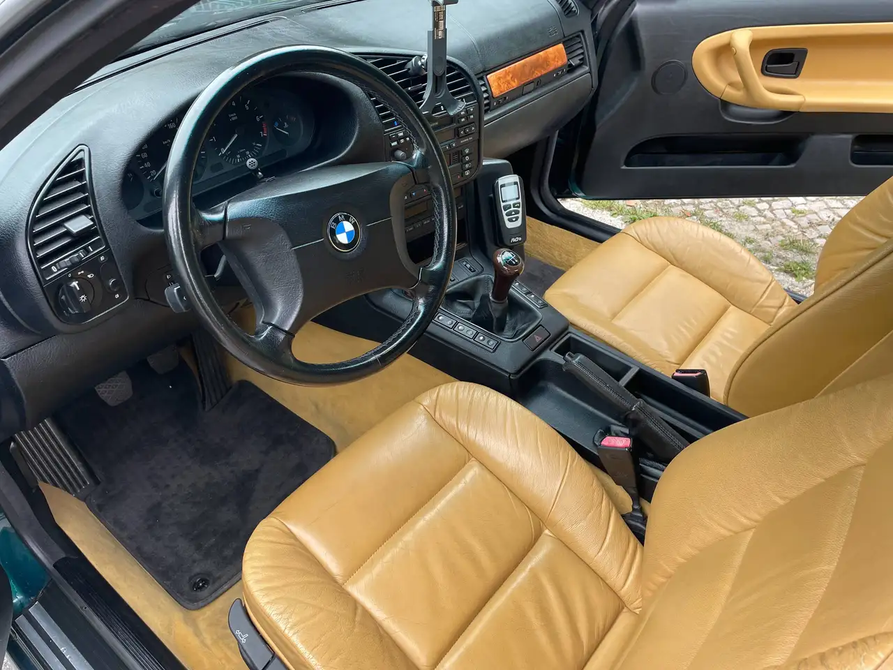 BMW 320i Sechszylinder Cabrio E36, foto 9