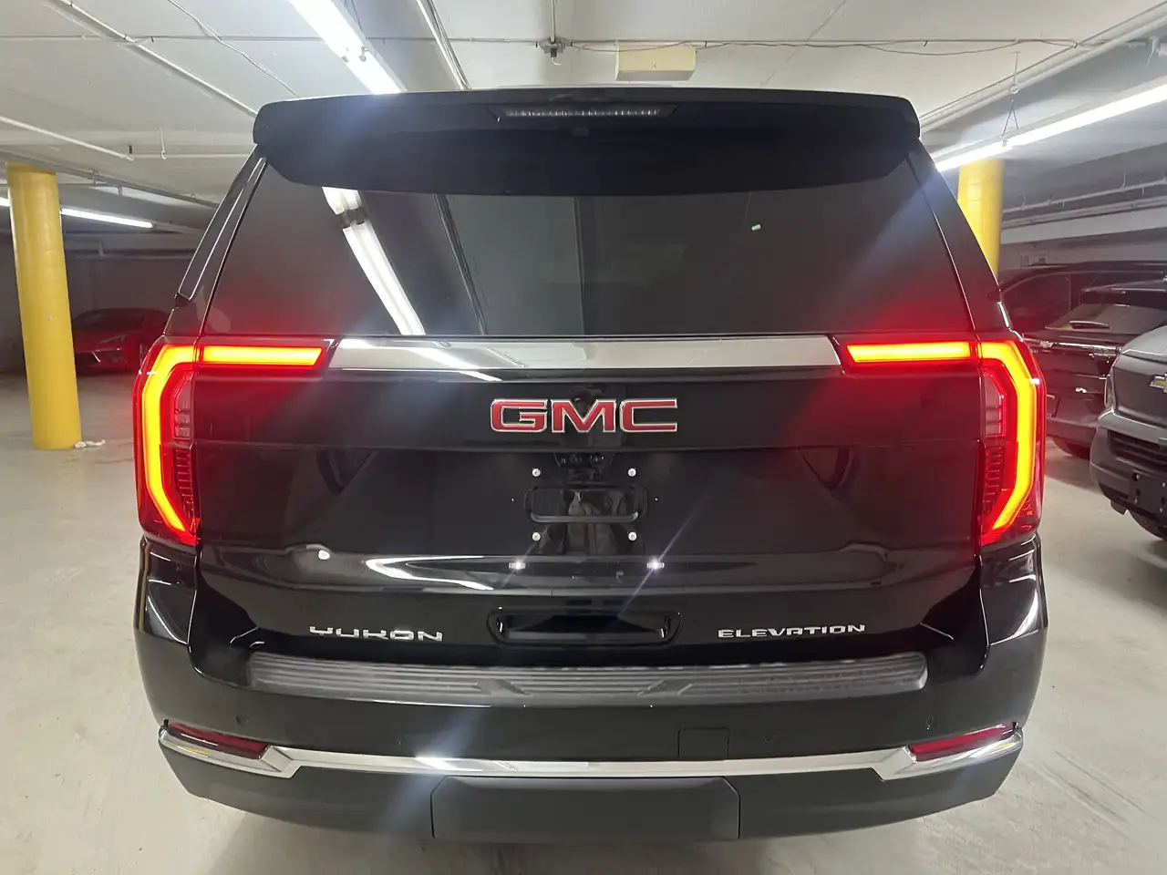 GMC Yukon снимка GMC Yukon