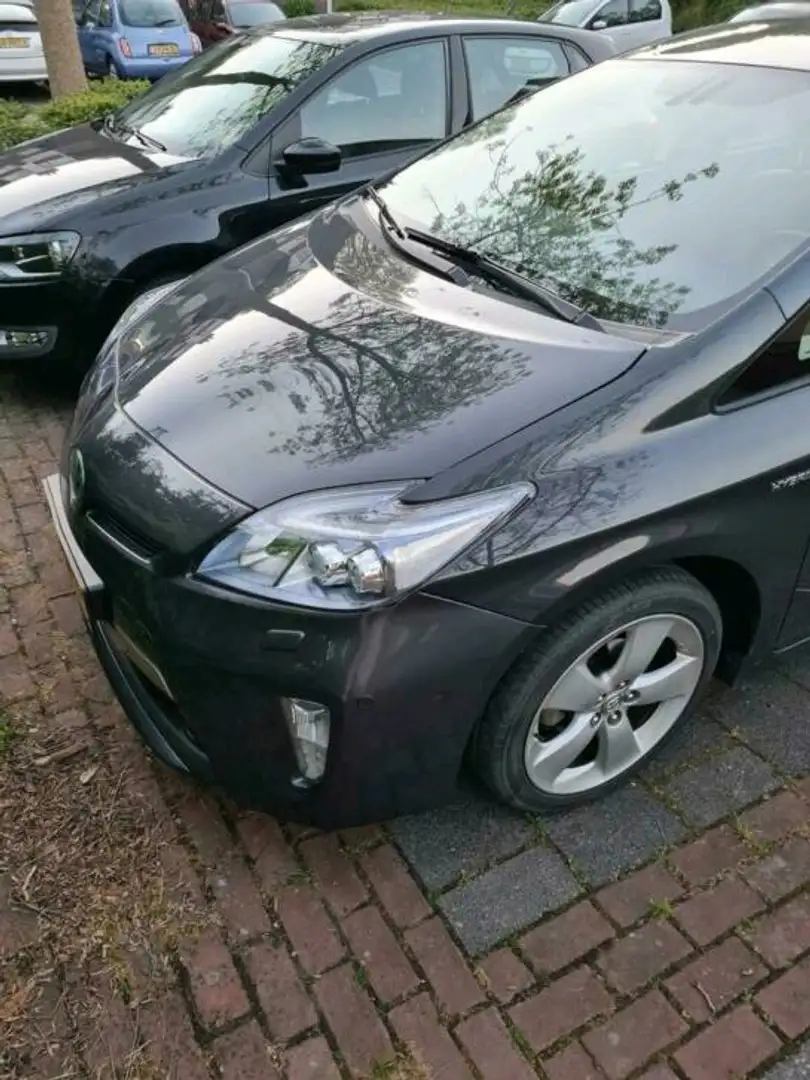 Toyota Prius Plug-in (Hybrid) Life - 1
