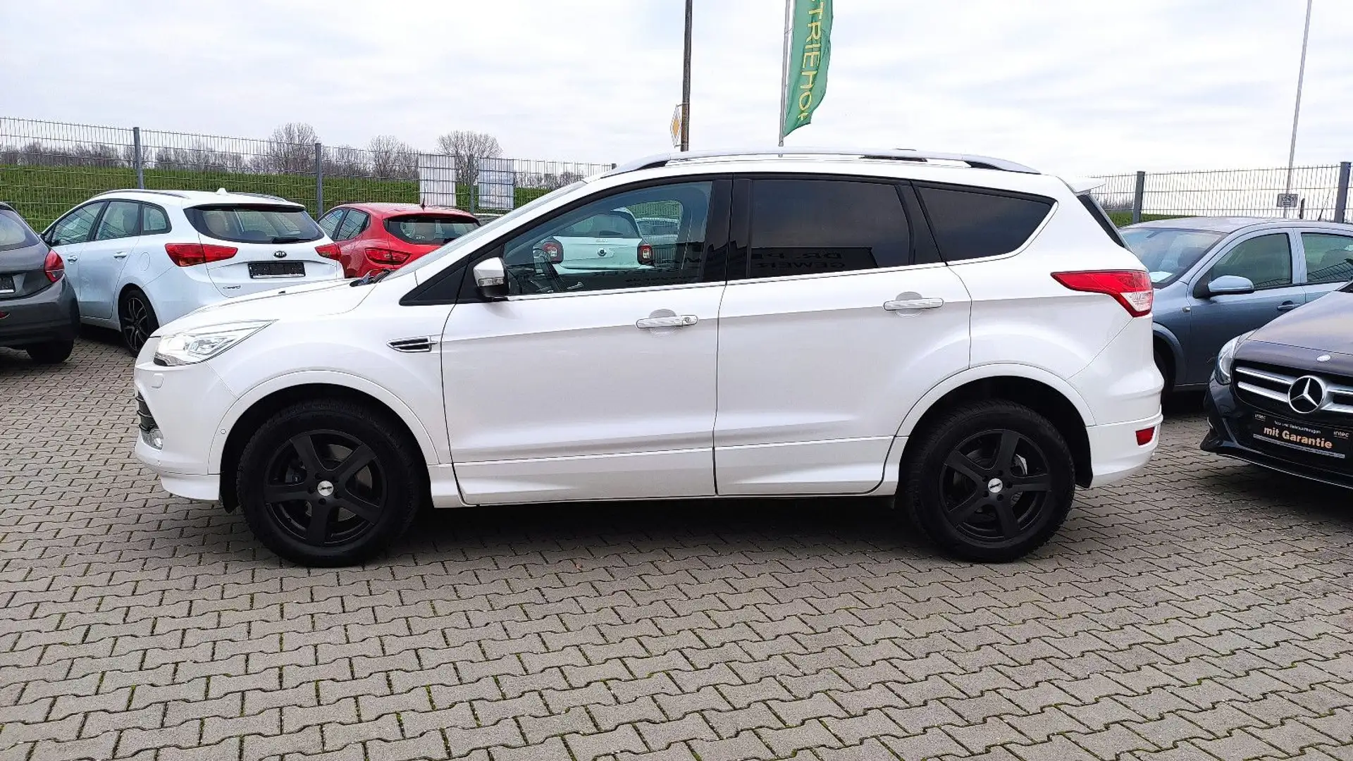 Ford Kuga AWD Individual+AHK+PANO+XENON+CAM+8-fach be Blanc - 2