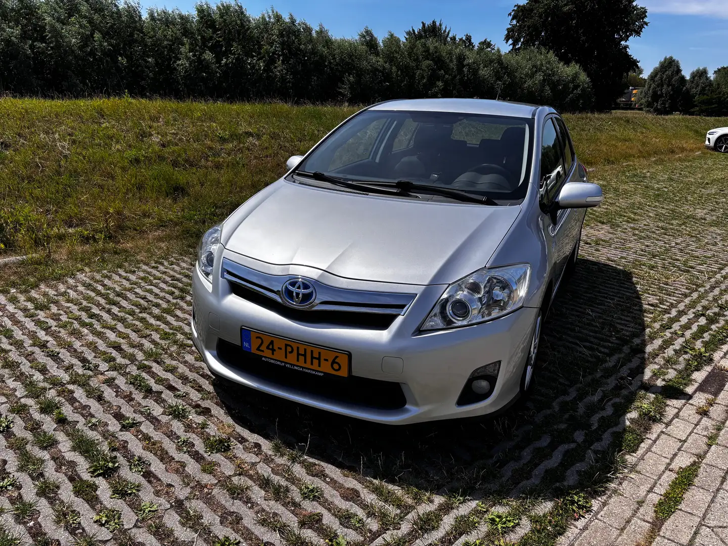 Toyota Auris Auris 1.8 Full Hybrid Asp. Zilver - 2