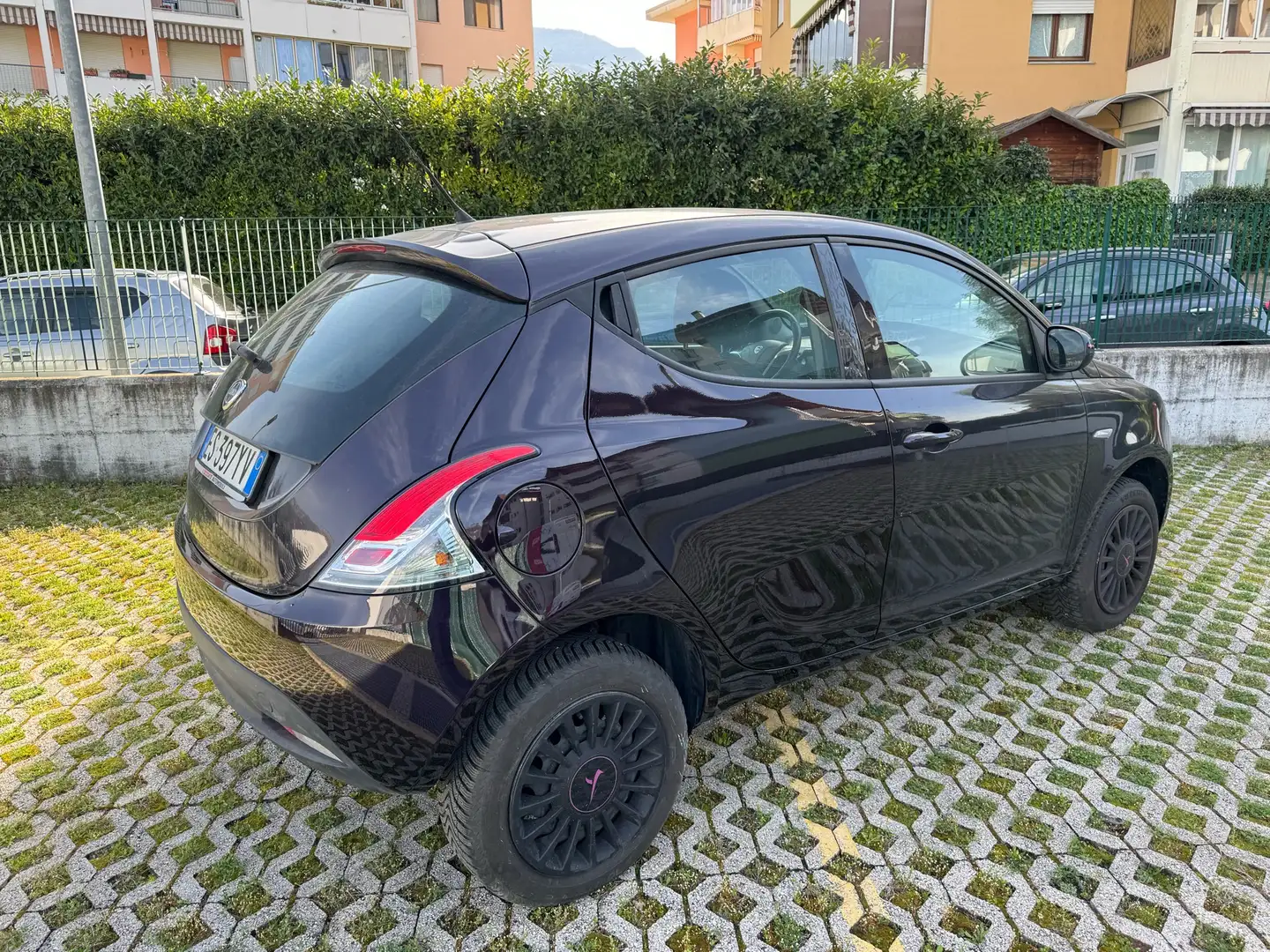 Lancia Ypsilon 0.9 t.air Elefantino ecochic metano 80cv Violett - 2