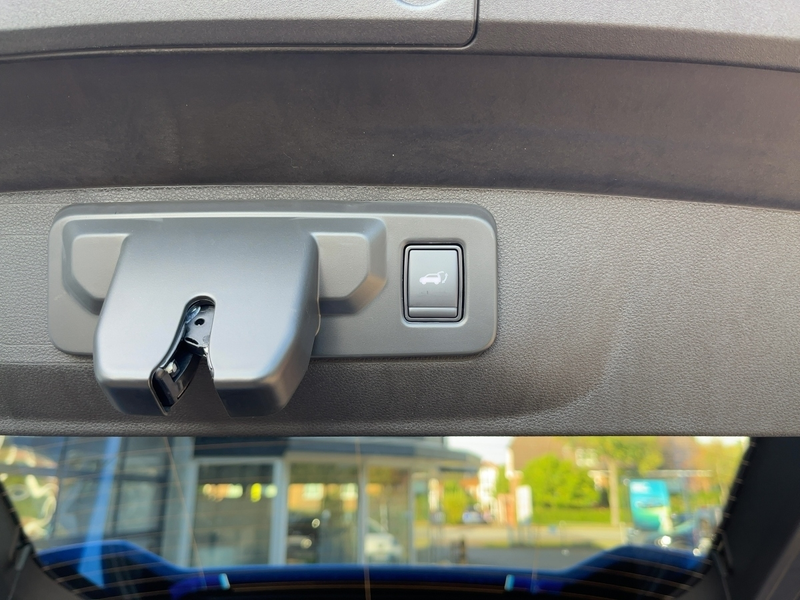 Renault Rafale Esprit Alpine E-Tech Plug-in Hybrid 300 4x4 — photo 14