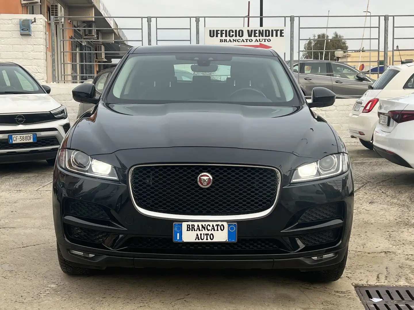 Jaguar F-Pace F-Pace 2.0d i4 Pure 163cv my20 Nero - 2