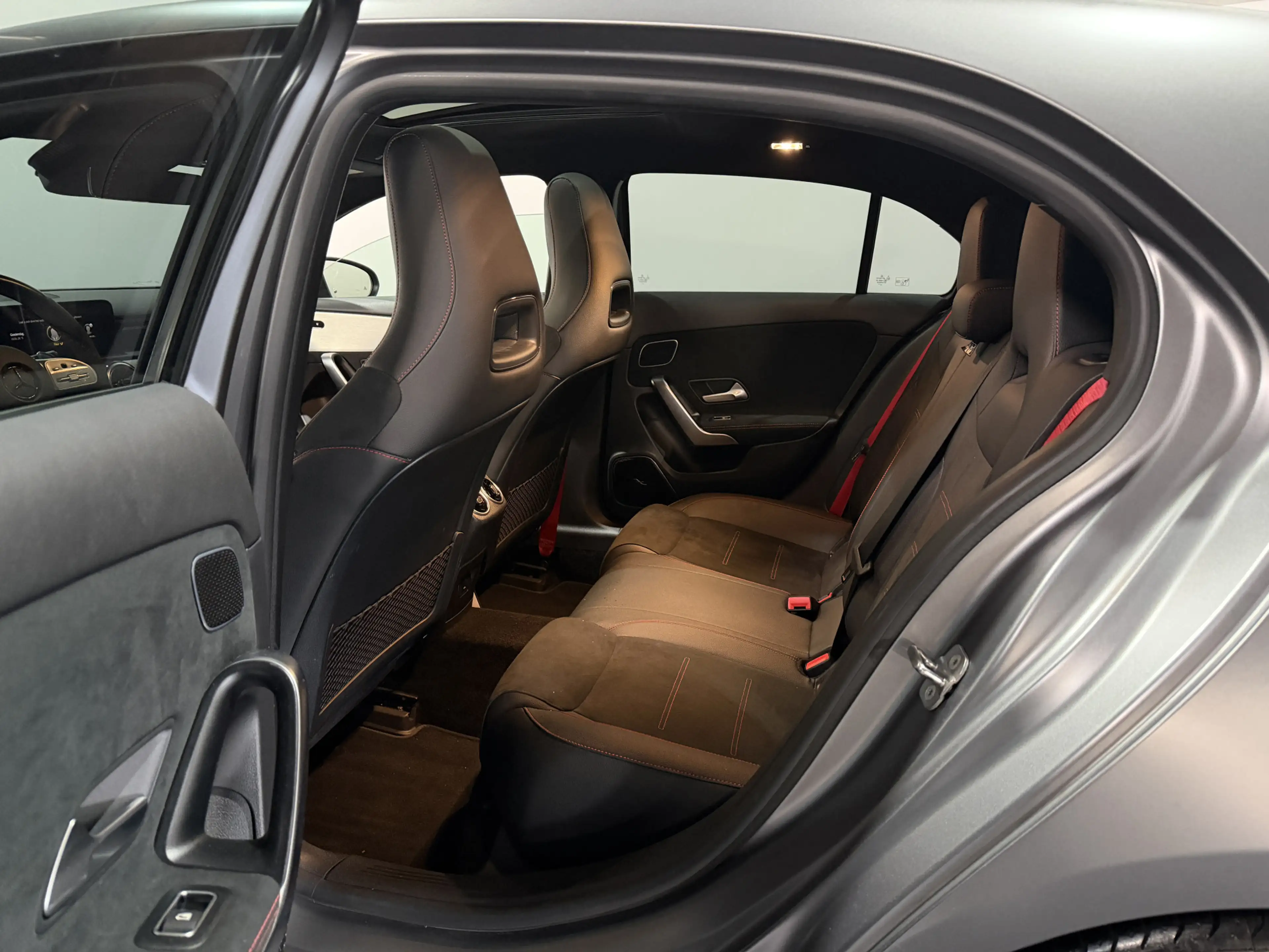 Mercedes-Benz A 45 AMG S 4MATIC+ - Pano - Aerodynamica - Dealer onderhoud — photo 38