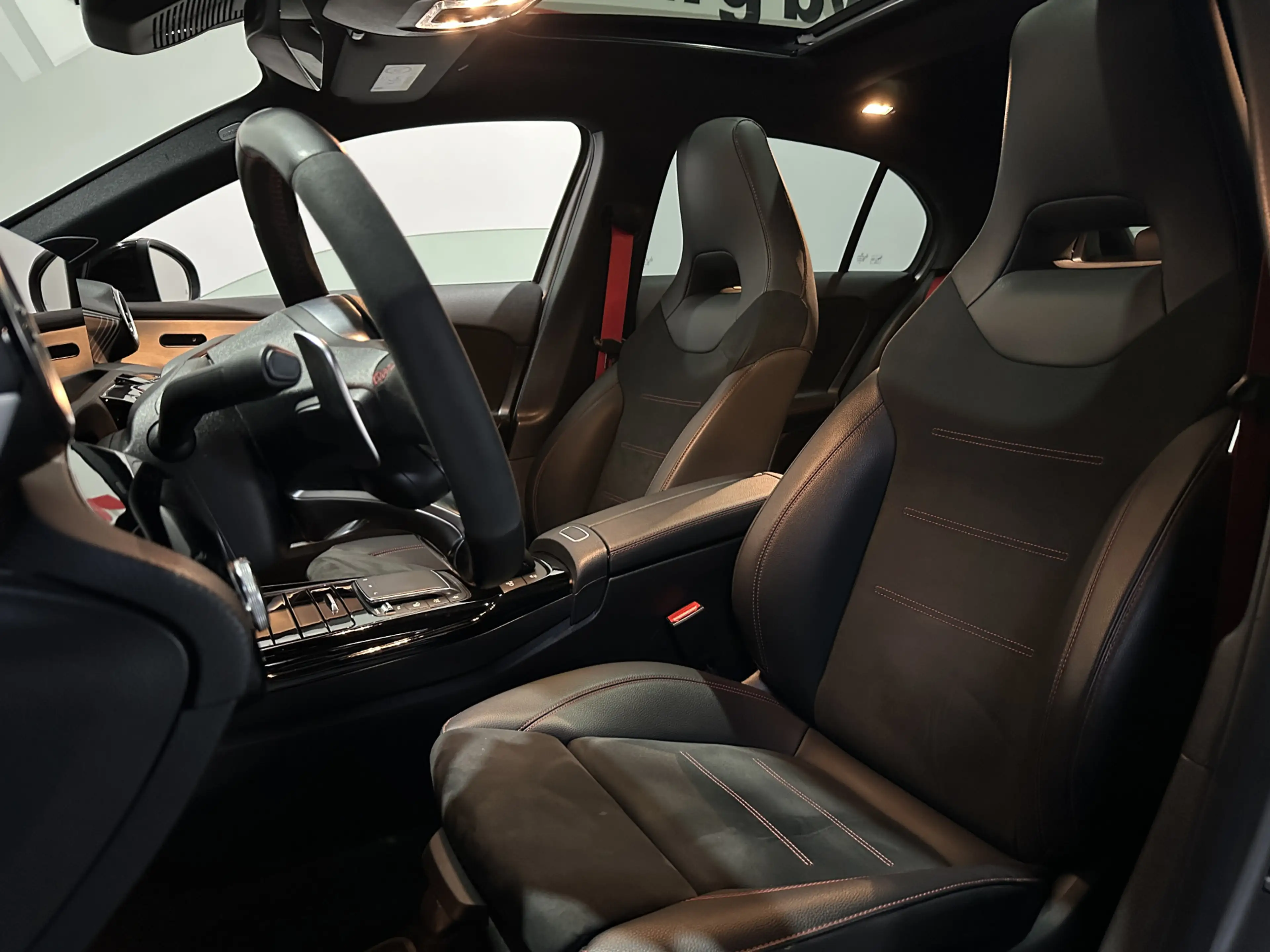 Mercedes-Benz A 45 AMG S 4MATIC+ - Pano - Aerodynamica - Dealer onderhoud — photo 11
