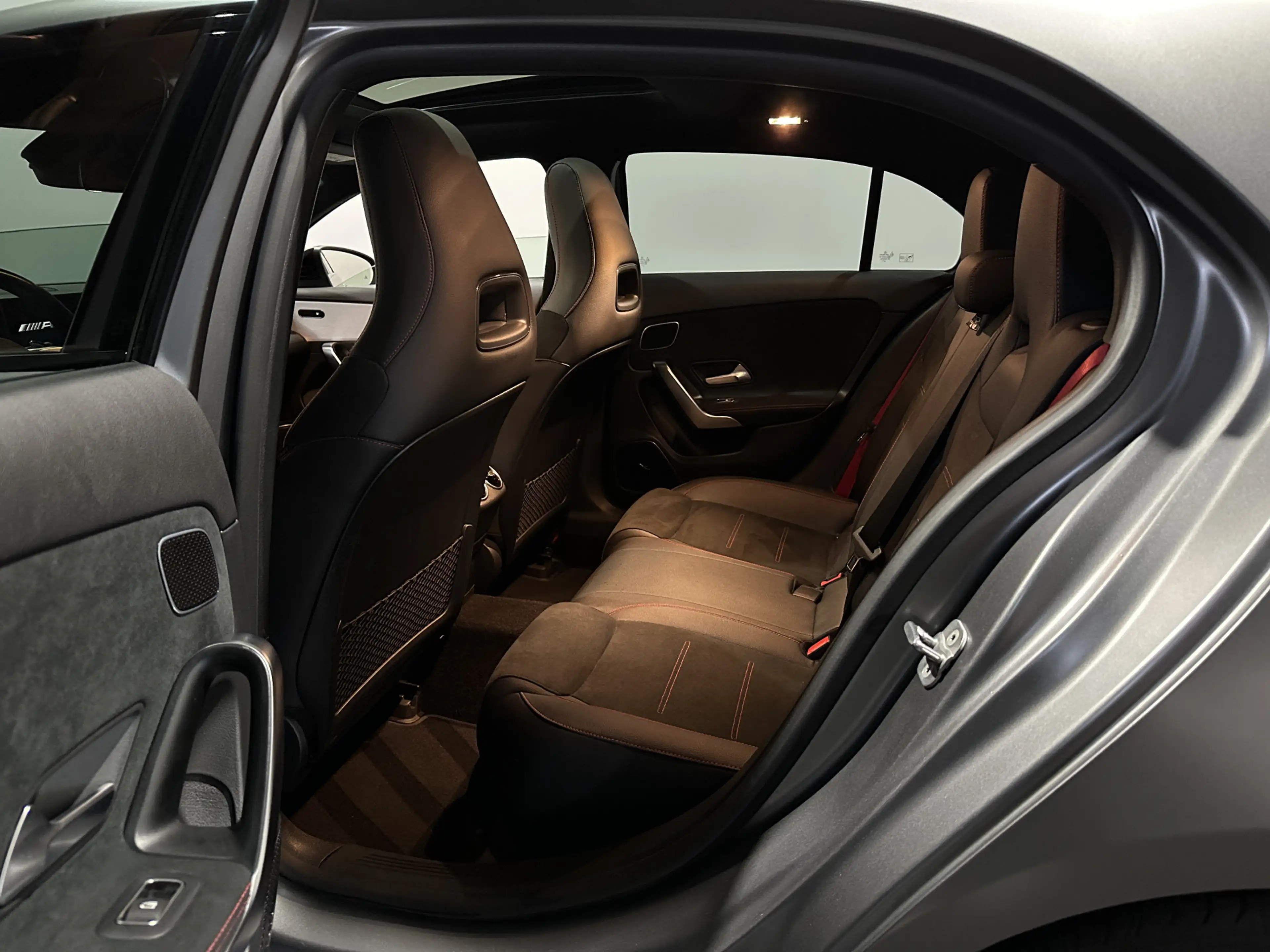 Mercedes-Benz A 45 AMG S 4MATIC+ - Pano - Aerodynamica - Dealer onderhoud — photo 36