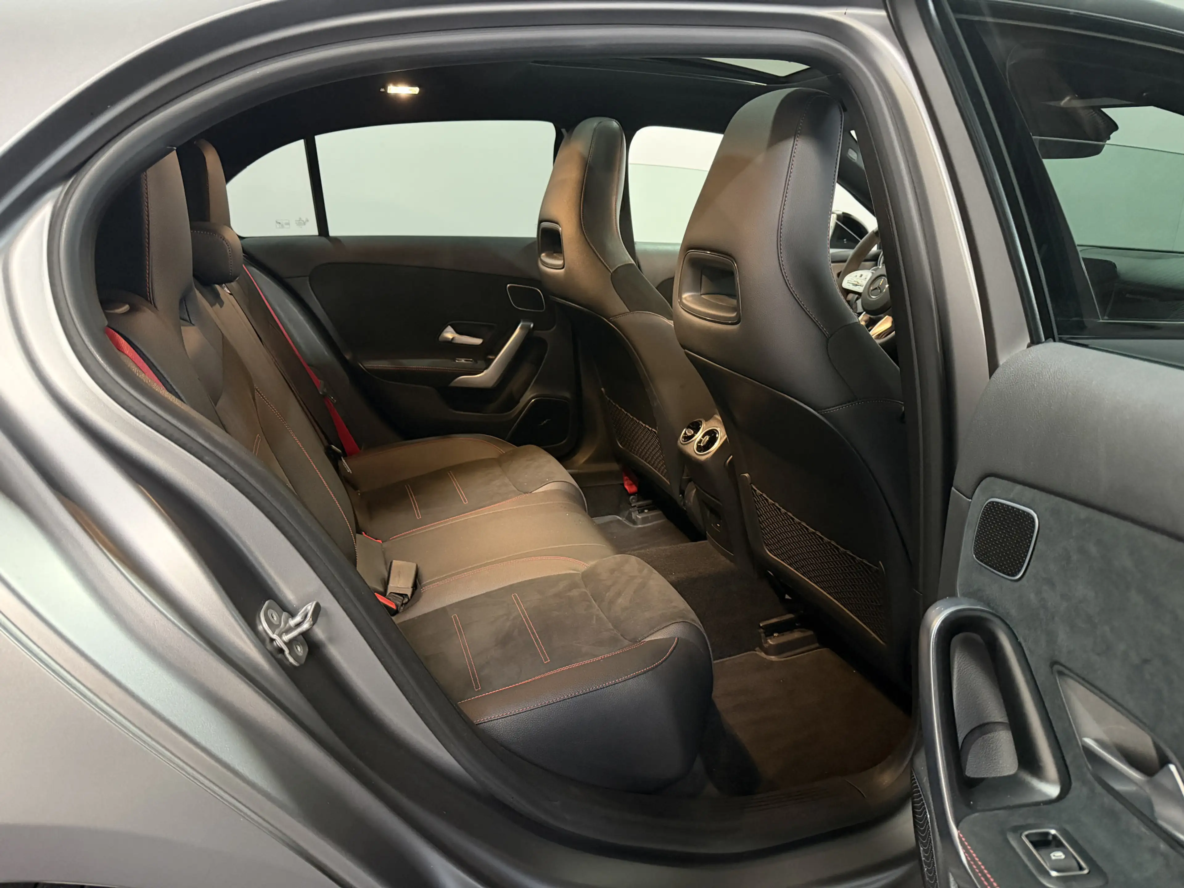 Mercedes-Benz A 45 AMG S 4MATIC+ - Pano - Aerodynamica - Dealer onderhoud — photo 40