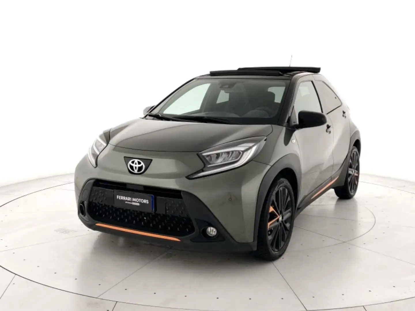 Toyota Aygo X 1.0 Lounge 72cv s-cvt Nero - 1