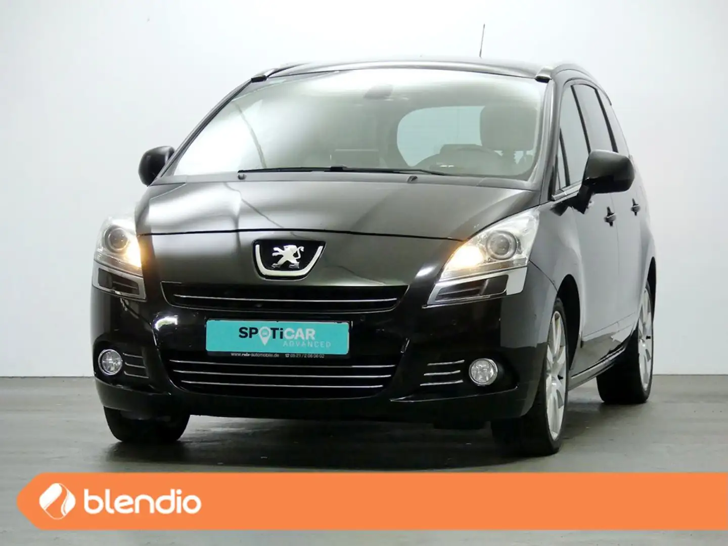 Peugeot 5008 1.6HDI Confort Negro - 1