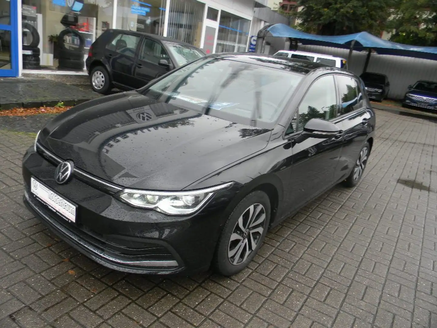 Volkswagen Golf VIII Lim. Active 2,0 TDI 7 GANG DSG AHK,PAN Zwart - 2
