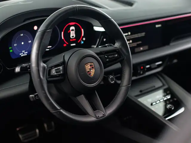 Porsche Macan view 18