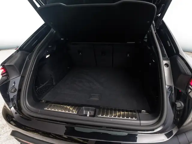 Porsche Macan view 29