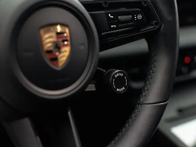 Porsche Macan view 21