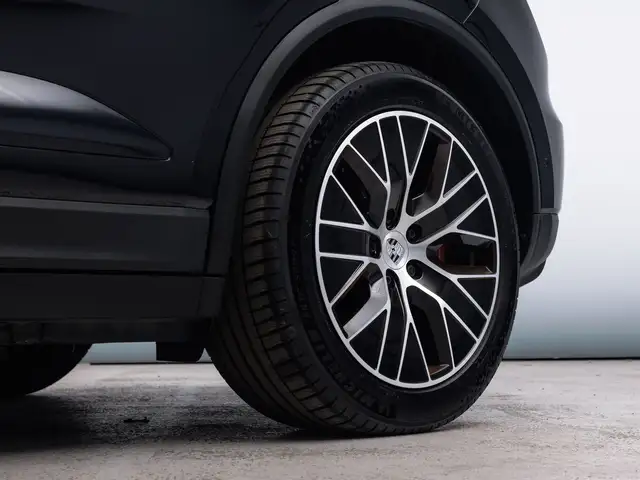 Porsche Macan view 5