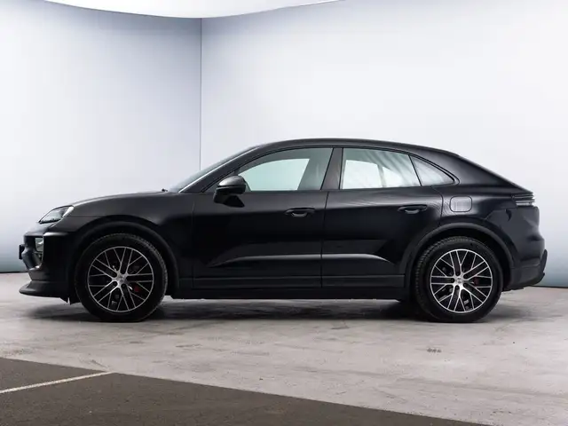 Porsche Macan view 11