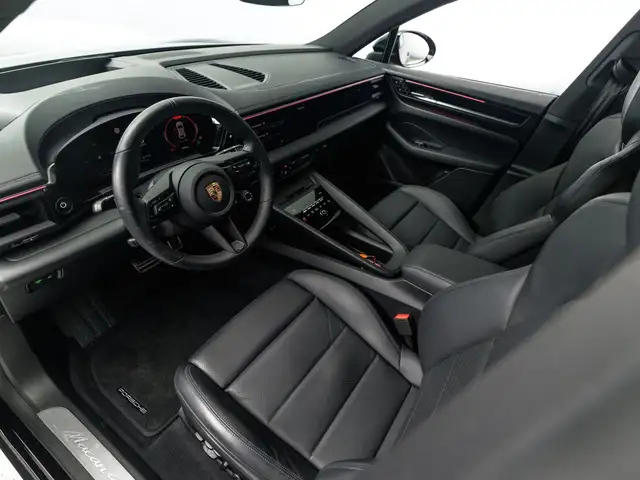 Porsche Macan view 27