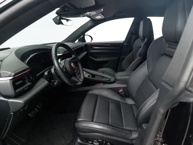 Porsche Macan view 26