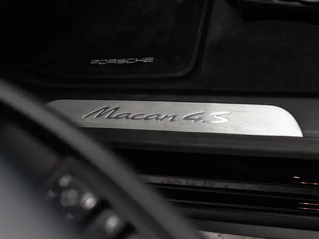 Porsche Macan view 17
