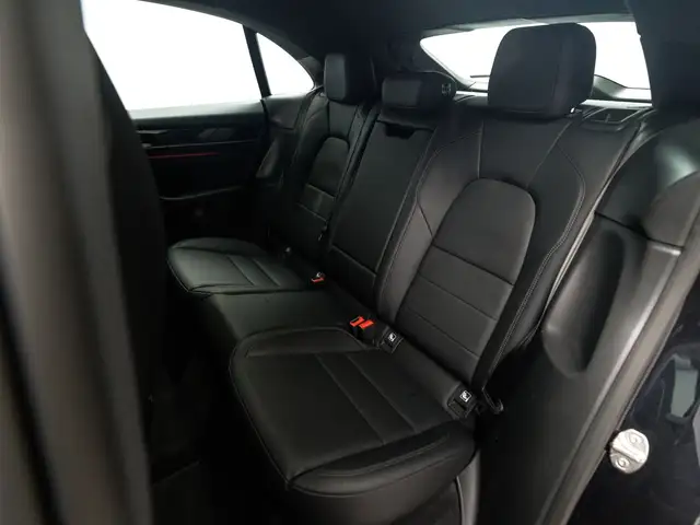 Porsche Macan view 28