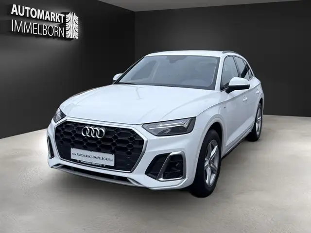 Audi Q5 view 3