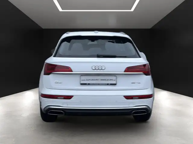 Audi Q5 view 10