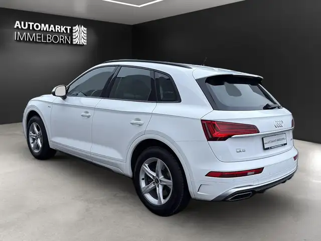 Audi Q5 view 6