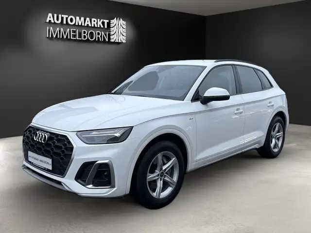 Audi Q5 view 4