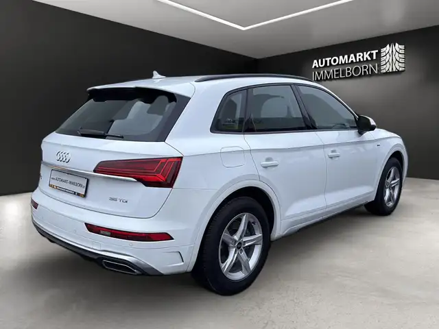 Audi Q5 view 8