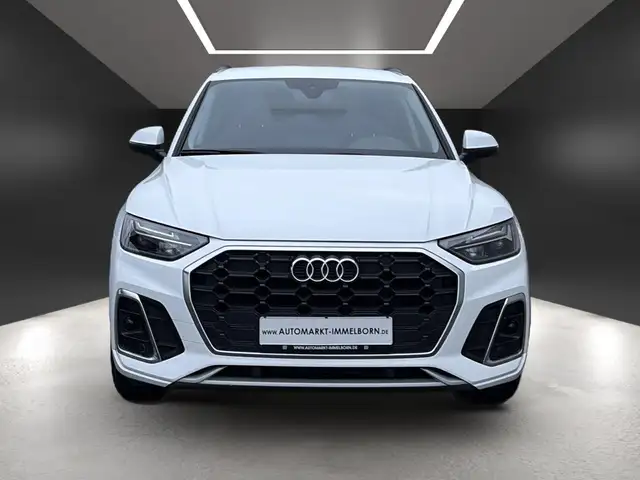 Audi Q5 view 9