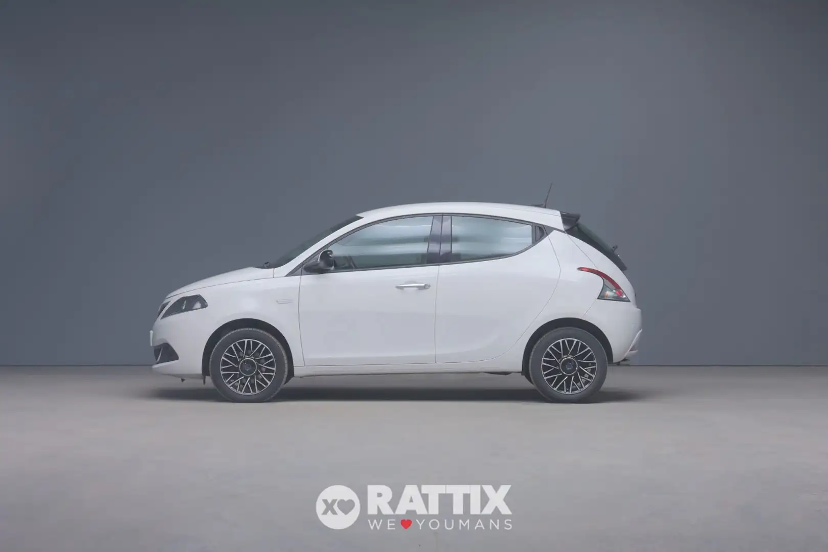 Lancia Ypsilon 1.0 Firefly Hybrid 70CV Platino Negru - 2