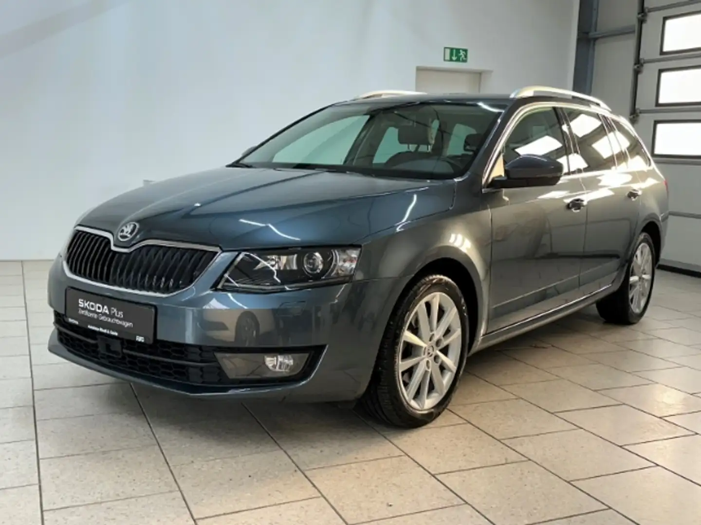 Skoda Octavia Combi 1.4 TSI Style AHK Navi Xenon PDC Gris - 2