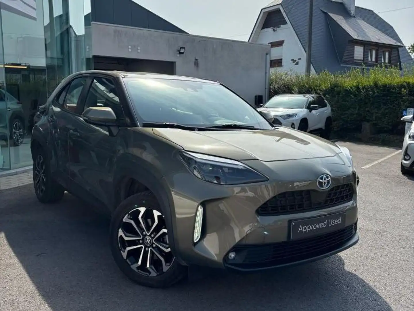 Toyota Yaris Cross Dynamic Plus Bronze - 2