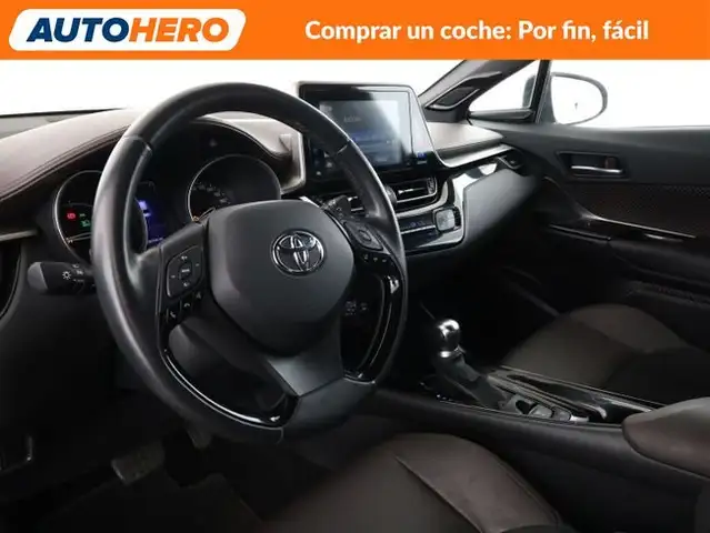 Toyota C-HR view 12