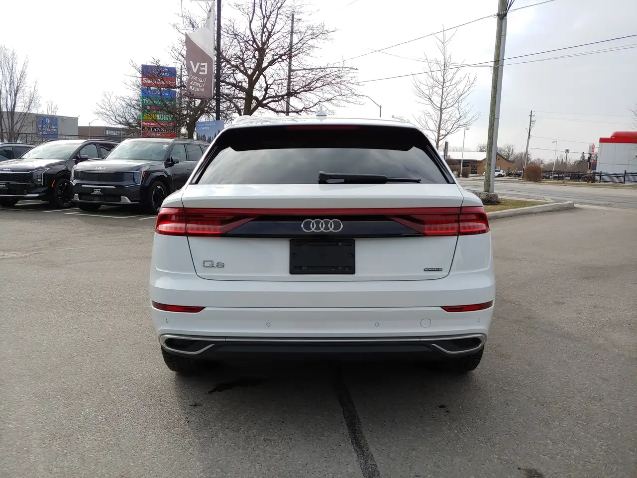 Audi Q8 снимка Audi Q8