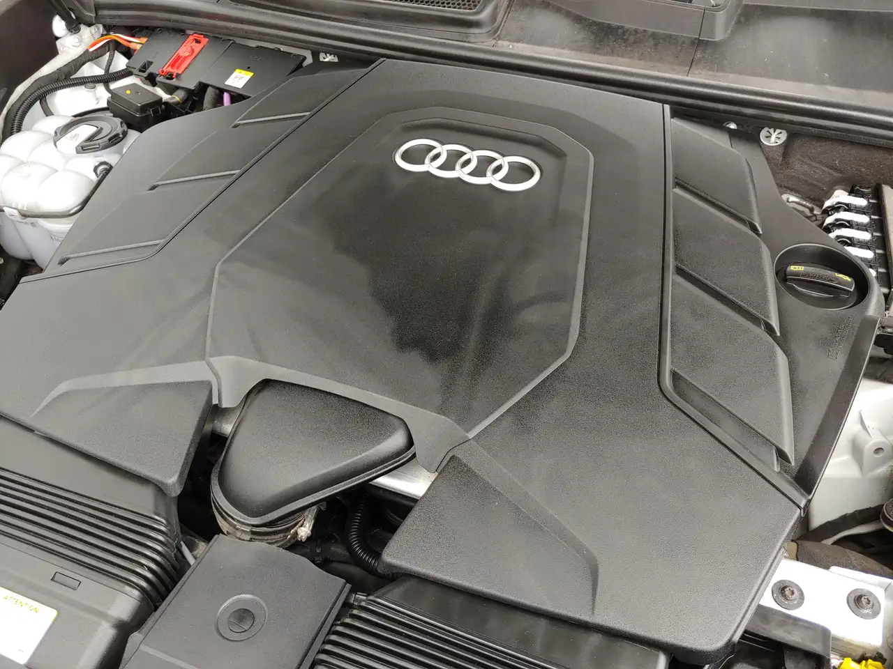 Audi Q8 снимка Audi Q8