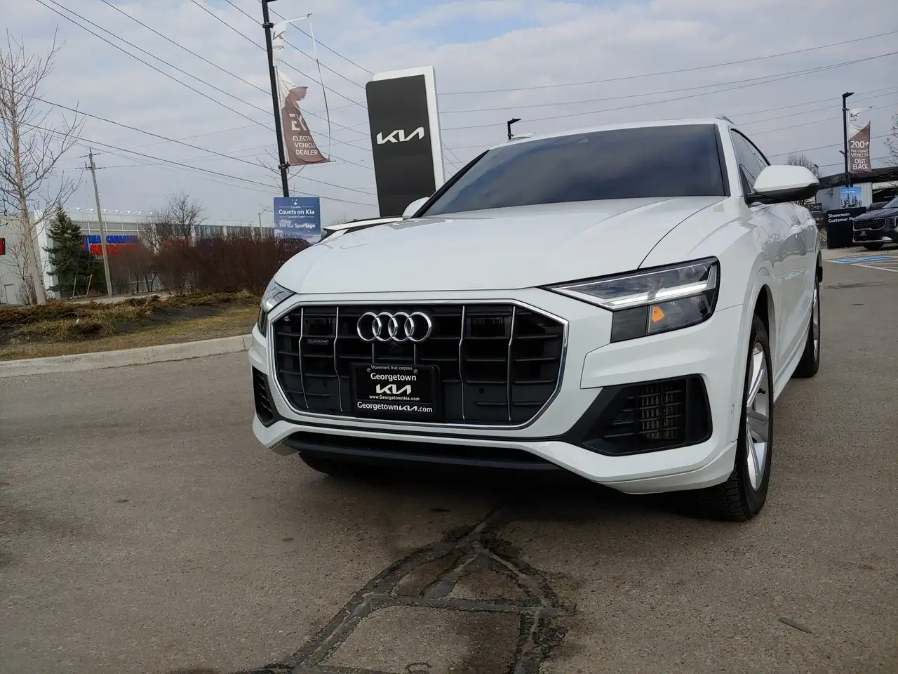 Audi Q8 снимка Audi Q8