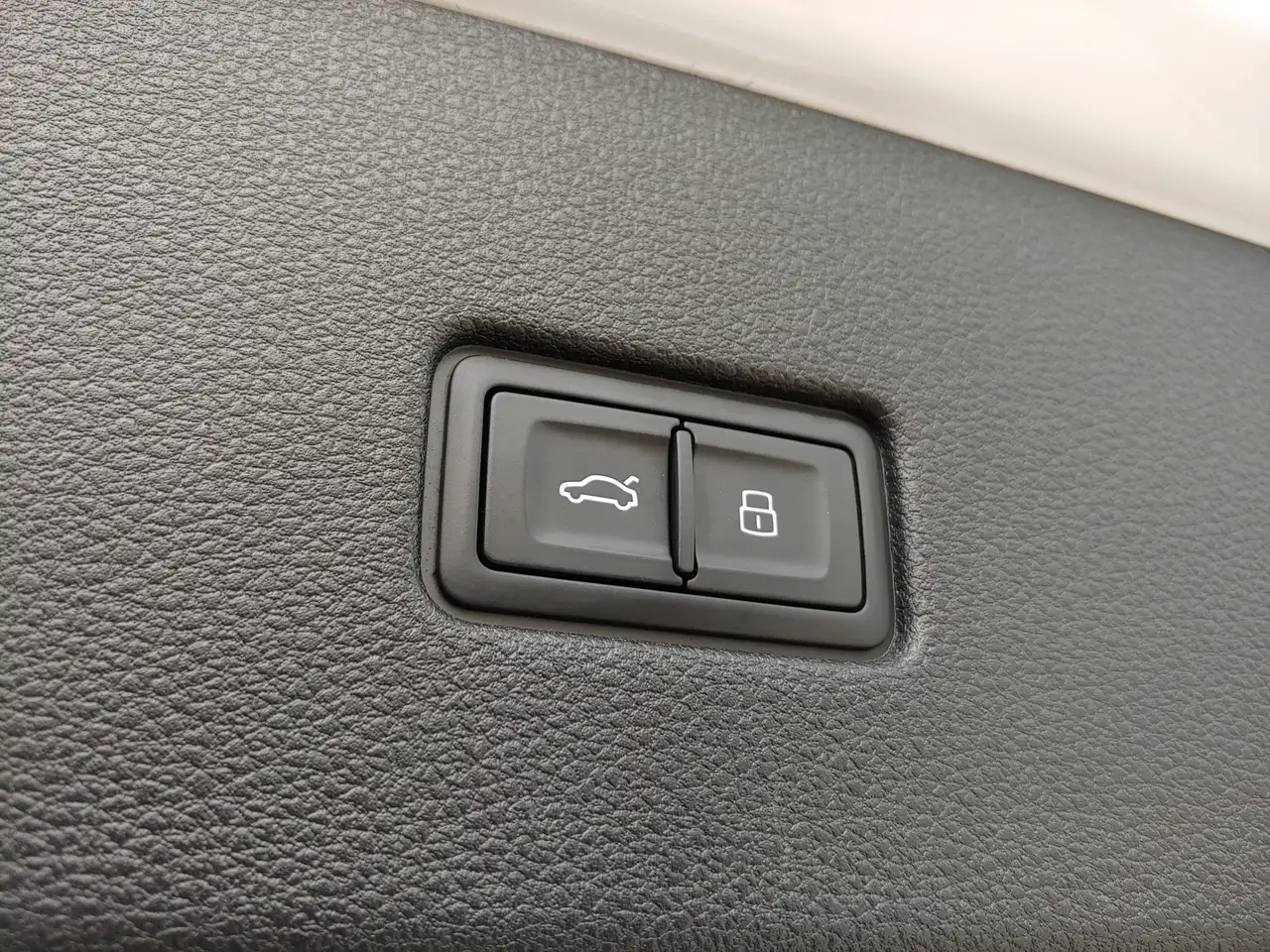 Audi Q8 снимка Audi Q8