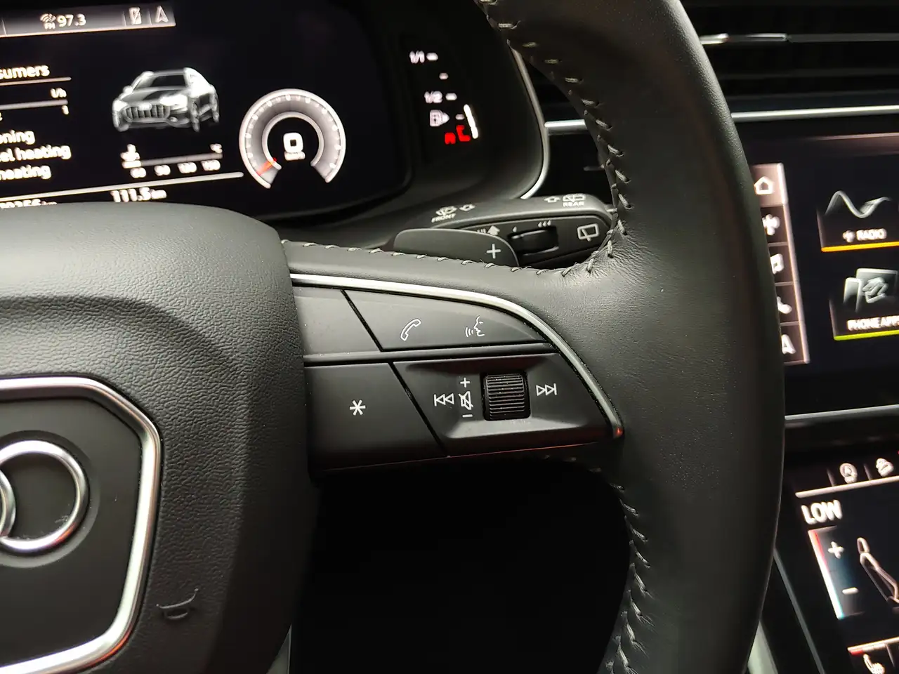 Audi Q8 снимка Audi Q8