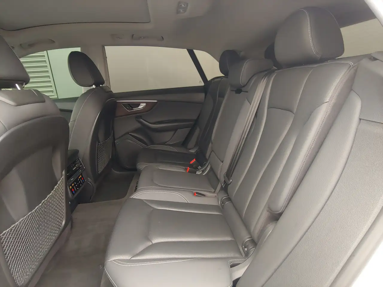 Audi Q8 снимка Audi Q8
