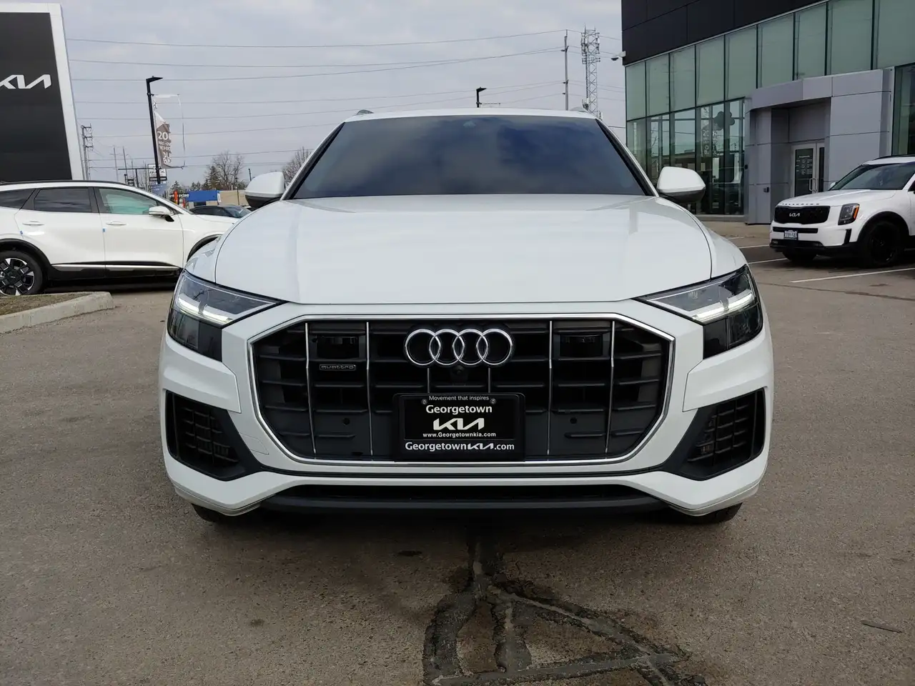 Audi Q8 снимка Audi Q8