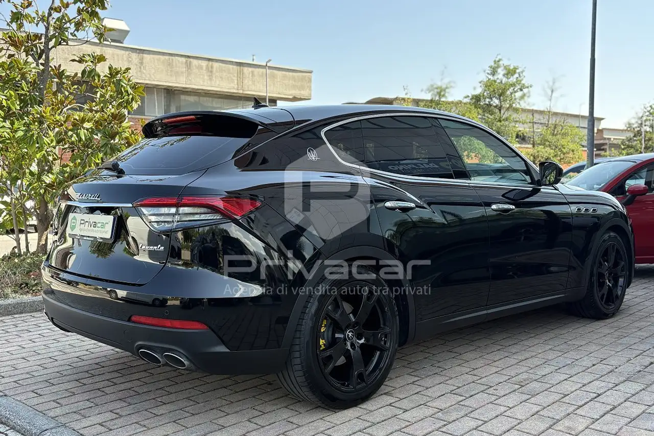 Maserati Levante 2021
