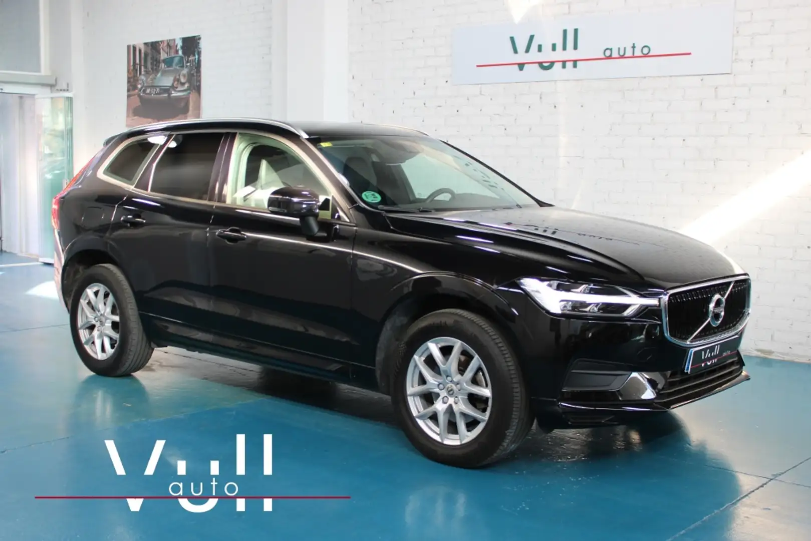 Volvo XC60 D4 Momentum Aut. Negro - 1