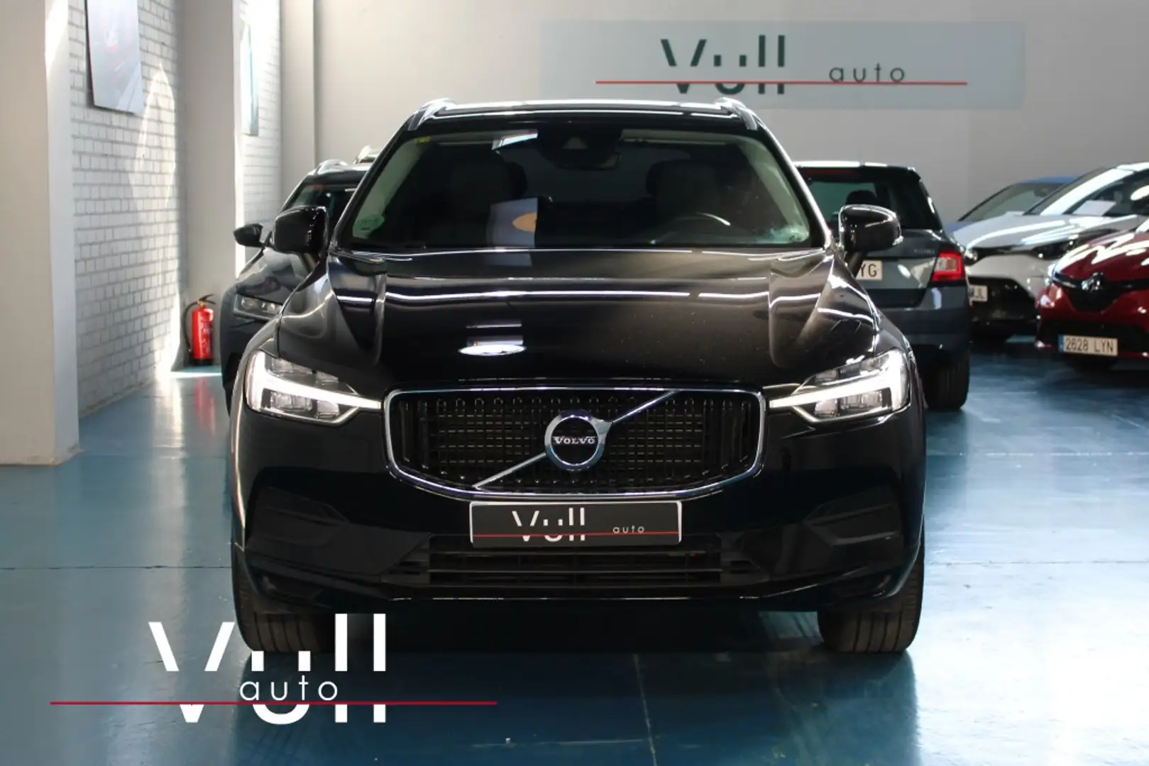 Volvo XC60 D4 Momentum Aut. Negro - 2