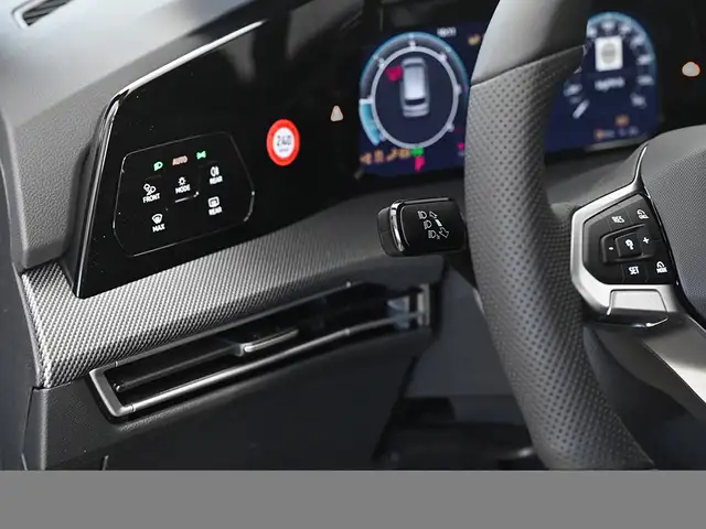 Volkswagen Golf view 11