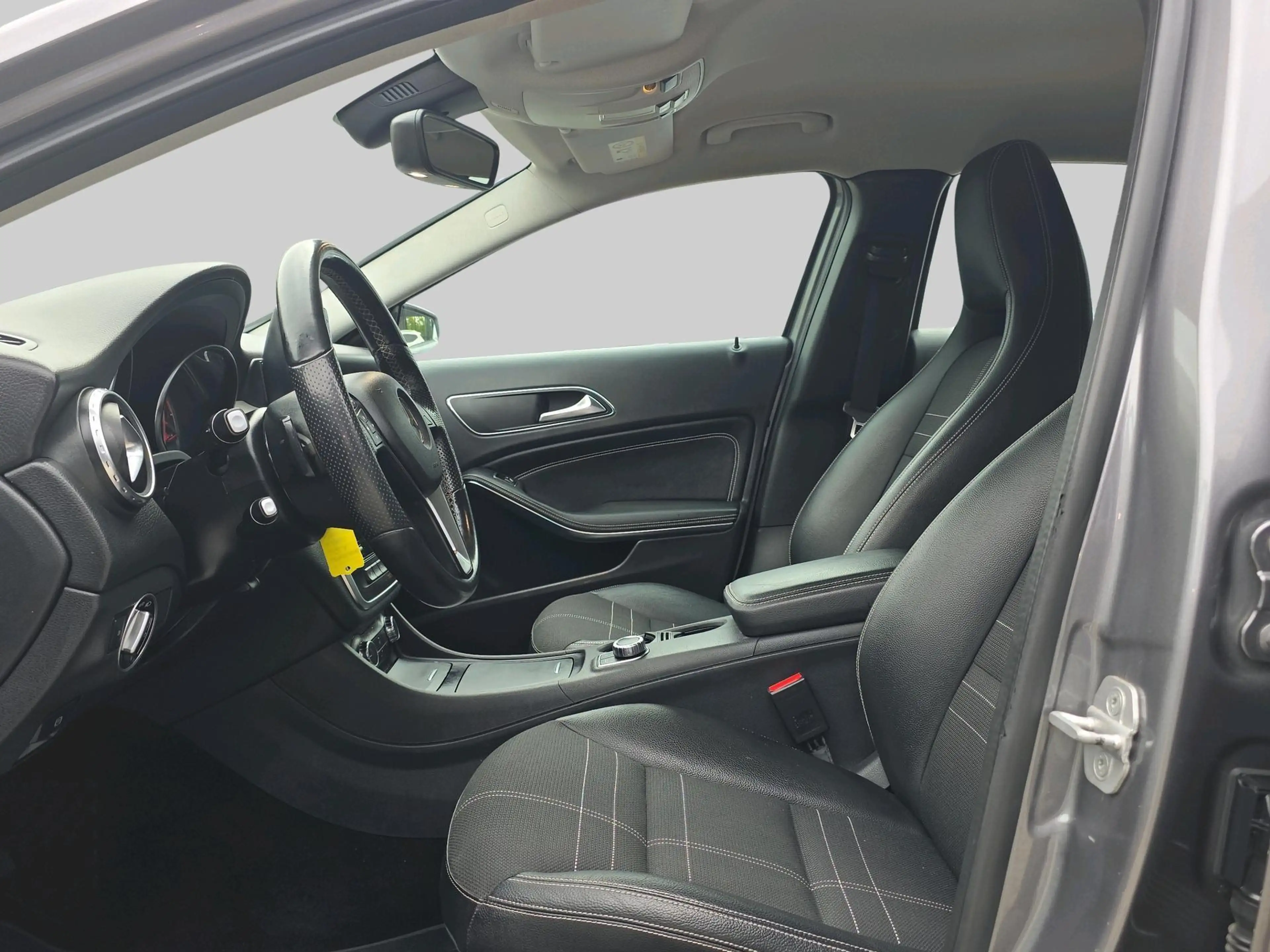 Mercedes-Benz GLA 180 Prestige | Automaat | Stoelverwarming | Navigatie — photo 12