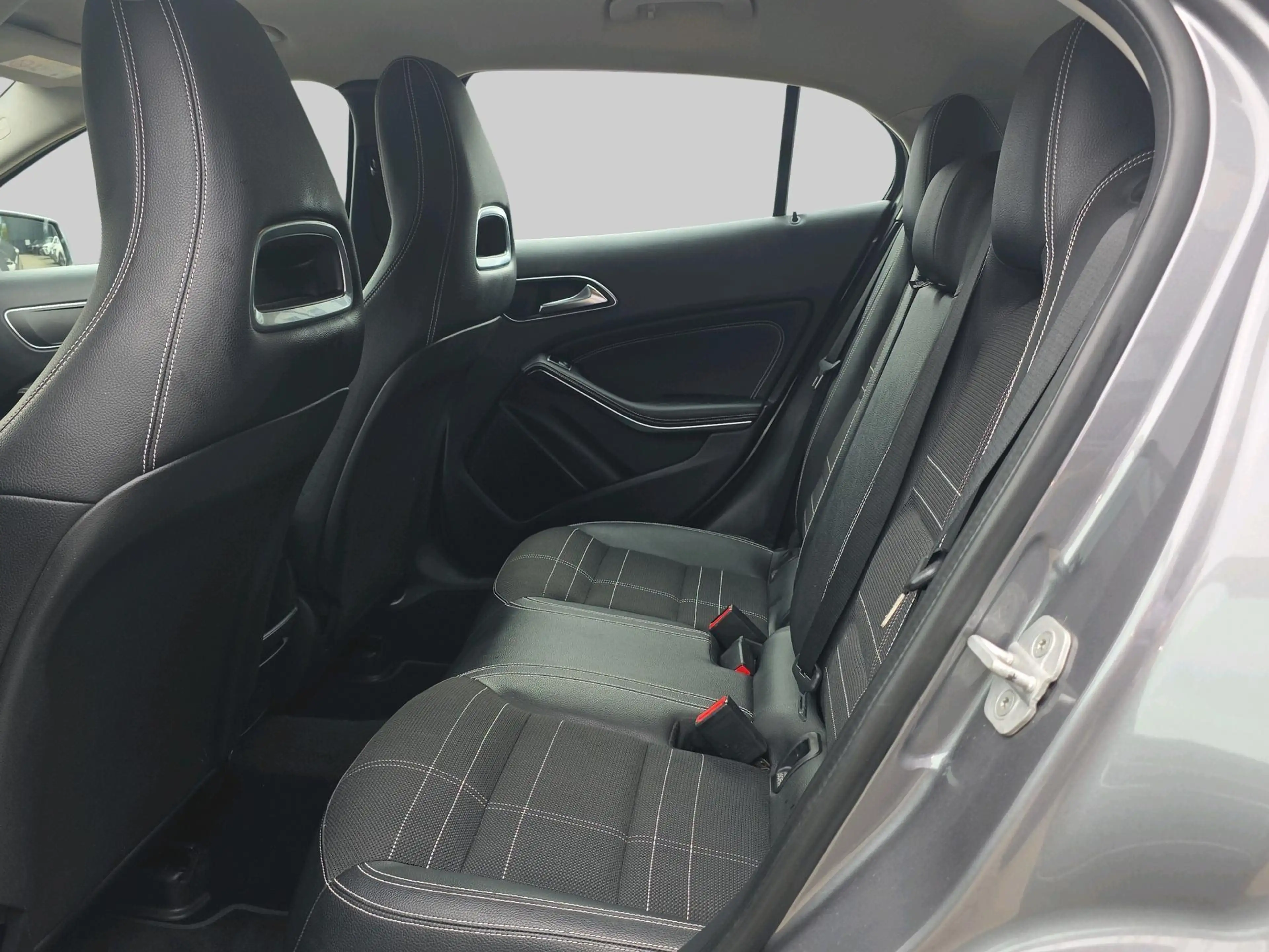 Mercedes-Benz GLA 180 Prestige | Automaat | Stoelverwarming | Navigatie — photo 6