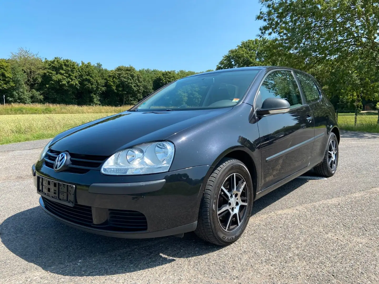 Volkswagen Golf V Lim. 1.6 Trendline Klimaauto. Allwetter Black - 1