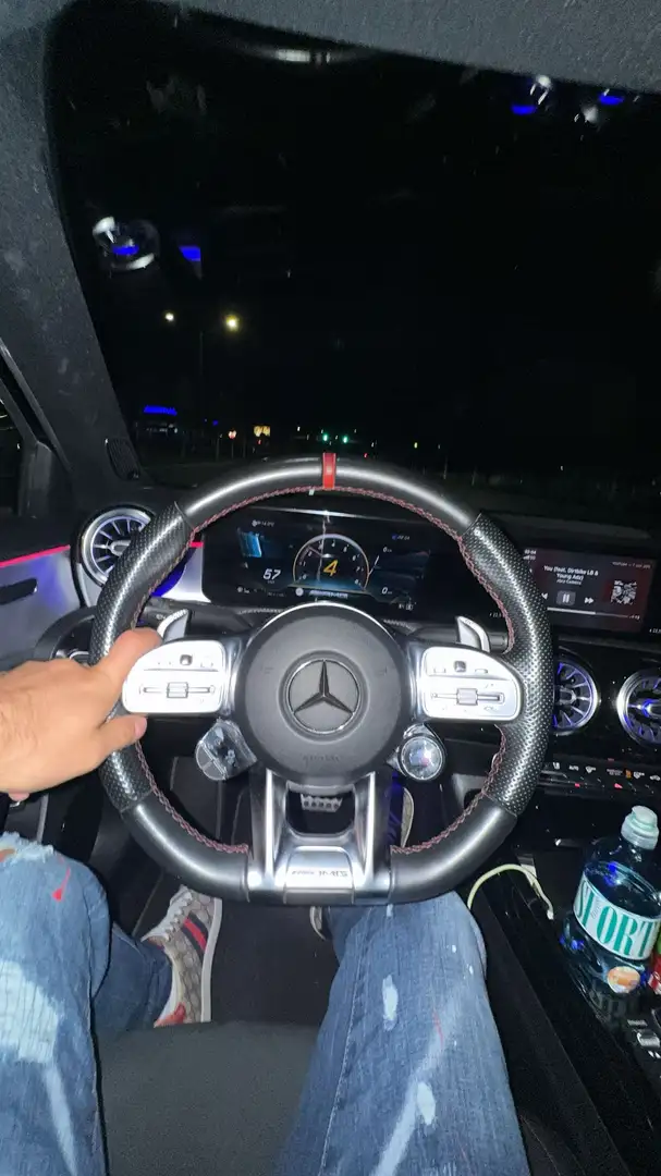 Mercedes-Benz A 35 AMG 4MATIC Aut. - 1